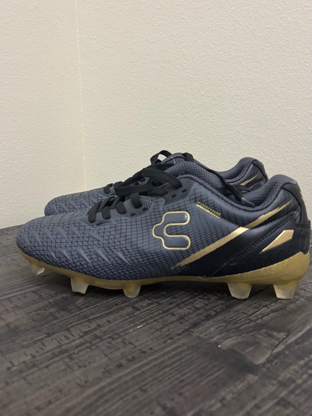 🚨 NEW Charly Men Soccer Cleats 🚨